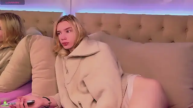 RobertDevine online show from December 16, 2025, 3:39 pm