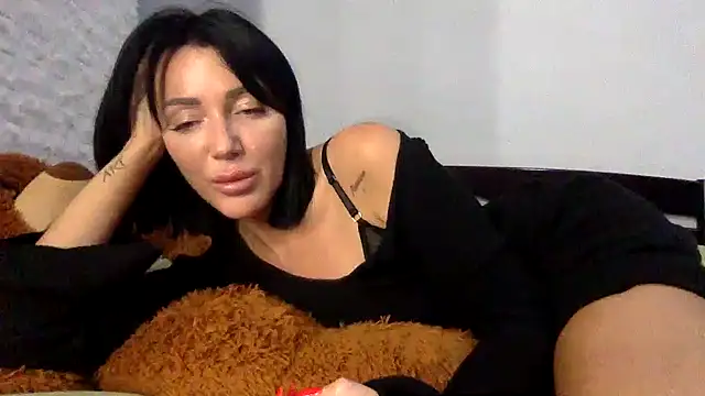 Snapshot of Veymoria chatting on October 8, 2025, 11:13 pm Veymoria online show from October 8, 2025, 11:13 pm