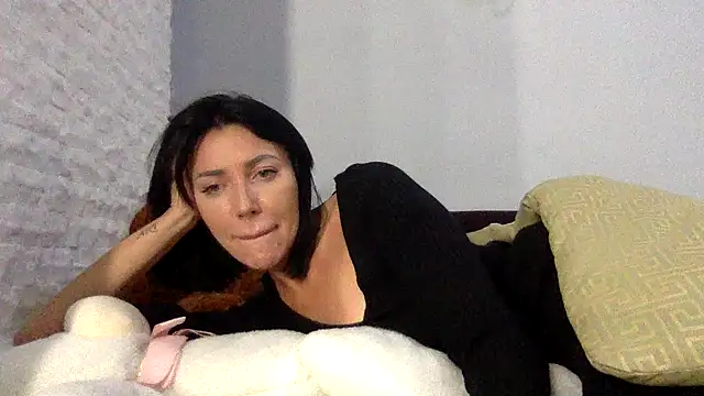 Snapshot of Veymoria chatting on October 14, 2025, 6:20 pm Veymoria online show from October 14, 2025, 6:20 pm