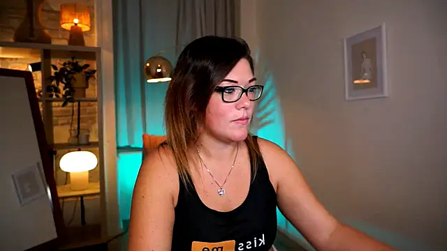 mrs fllowerr online show from October 15, 2025, 4:40 pm