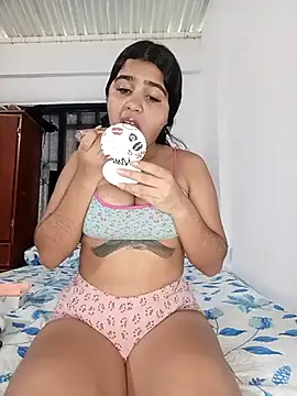 Sashalana online show from October 9, 2025, 12:36 pm