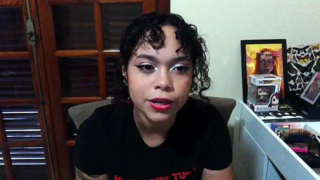 sweetamy326 online show from December 21, 2025, 9:44 pm