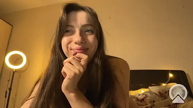 Prettyyy Angel online show from December 4, 2025, 11:19 am