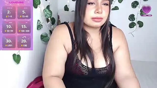 Snapshot of vivianepierss chatting on December 29, 2024, 8:33 am vivianepierss online show from December 29, 2024, 8:33 am