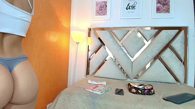 Lia Roseh online show from October 6, 2025, 7:11 pm