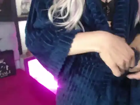 Snapshot of Sophia_hott01 chatting on October 23, 2025, 12:21 am Sophia hott01 online show from October 23, 2025, 12:21 am