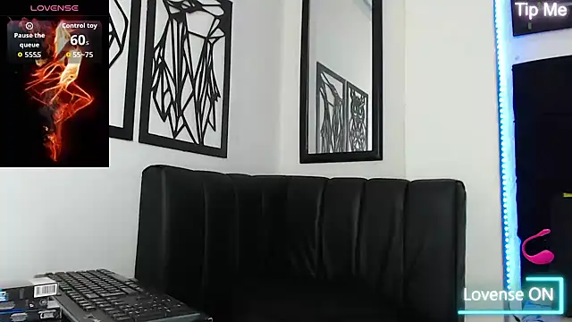 Sophia hott01 online show from April 8, 2026, 12:05 pm