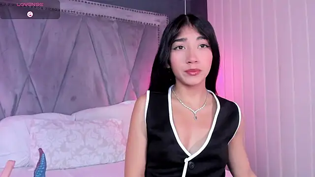 Snapshot of Mariana_Kalo chatting on November 16, 2025, 11:27 am Mariana Kalo online show from November 16, 2025, 11:27 am