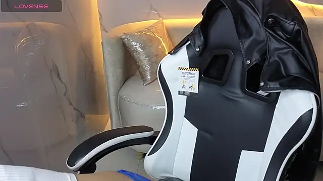 Skyler Gracee Tx online show from October 14, 2025, 1:01 pm