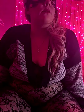 Snapshot of HornyyCamila chatting on November 24, 2025, 5:23 pm HornyyCamila online show from November 24, 2025, 5:23 pm