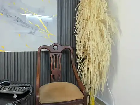 Nikoll evans online show from November 10, 2025, 3:11 pm