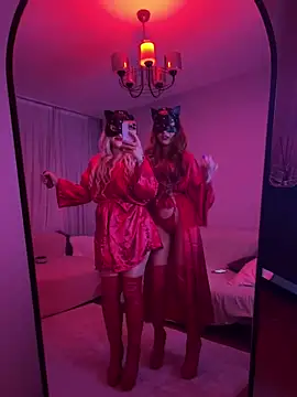 tweenswinger online show from September 27, 2025, 8:25 pm