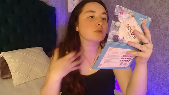 Snapshot of Vic_Taylor chatting on October 10, 2025, 10:58 am Vic Taylor online show from October 10, 2025, 10:58 am