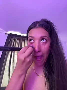 IsabellaJoness  online show from February 4, 2026, 8:14 pm