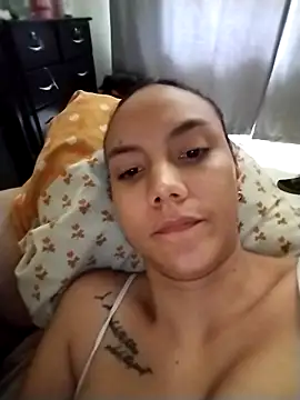 Mia-Reyes online show from October 5, 2025, 4:16 pm