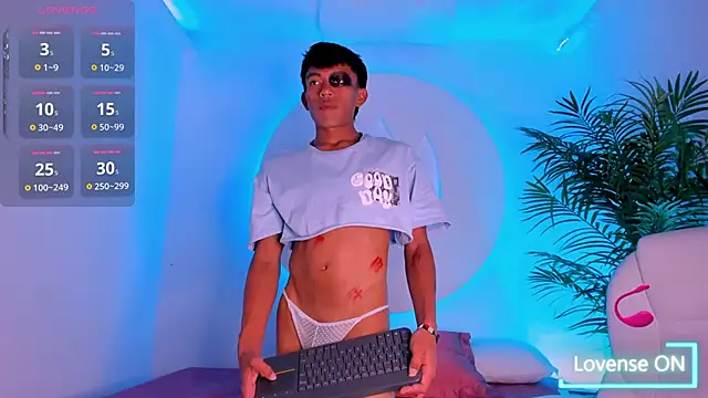 Snapshot of Santti_ chatting on October 4, 2025, 10:08 pm Santti online show from October 4, 2025, 10:08 pm