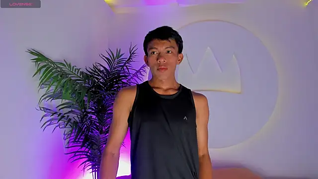 Snapshot of Santti_ chatting on October 9, 2025, 10:19 pm Santti online show from October 9, 2025, 10:19 pm