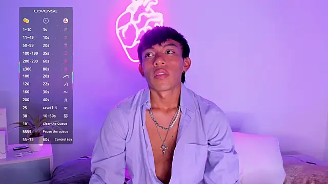 Snapshot of Santti_ chatting on November 15, 2025, 8:38 pm Santti online show from November 15, 2025, 8:38 pm