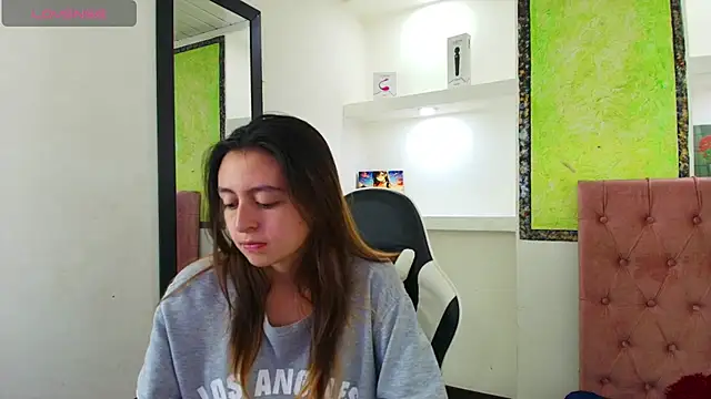 lala clark online show from November 21, 2025, 12:59 pm