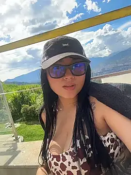 Snapshot of amberhoney02 chatting on November 2, 2025, 7:27 pm amberhoney02 online show from November 2, 2025, 7:27 pm