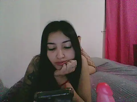 Snapshot of KarenG2025 chatting on October 30, 2025, 3:52 am KarenG2025 online show from October 30, 2025, 3:52 am