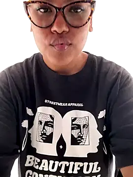 Snapshot of miiabrown18 chatting on October 13, 2025, 1:55 pm miiabrown18 online show from October 13, 2025, 1:55 pm