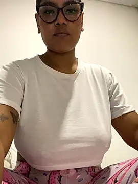 Snapshot of miiabrown18 chatting on October 15, 2025, 1:50 am miiabrown18 online show from October 15, 2025, 1:50 am