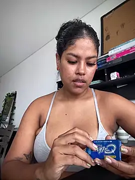 Snapshot of miiabrown18 chatting on October 22, 2025, 3:34 pm miiabrown18 online show from October 22, 2025, 3:34 pm