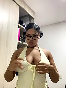 Snapshot of miiabrown18 chatting on October 29, 2025, 1:30 am miiabrown18 online show from October 29, 2025, 1:30 am