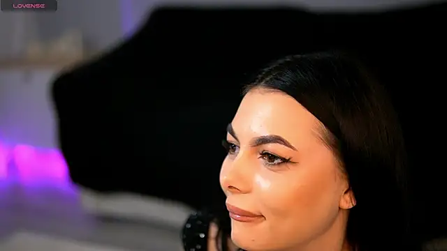 Snapshot of SierraVyx chatting on October 21, 2025, 10:38 am SierraVyx online show from October 21, 2025, 10:38 am