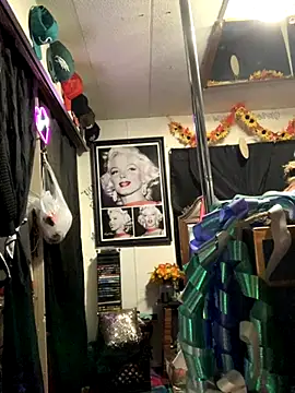 blondebarbiebae online show from September 30, 2025, 2:38 am