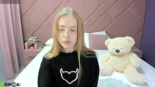 Vicki Todd online show from October 2, 2025, 1:12 am