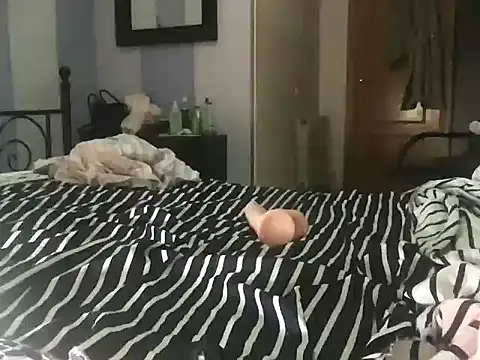 paula19800 online show from September 23, 2025, 7:55 am