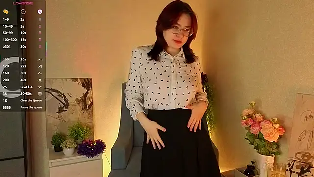 NyamNyamNyammm online show from October 13, 2025, 3:01 pm