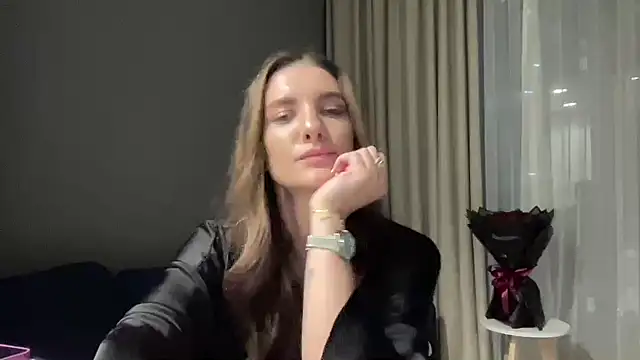 Snapshot of Velirine chatting on October 4, 2025, 4:49 pm Velirine online show from October 4, 2025, 4:49 pm