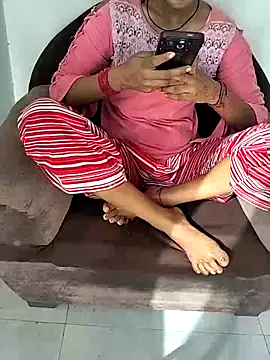 Rashmi s3xy online show from September 26, 2025, 3:32 am