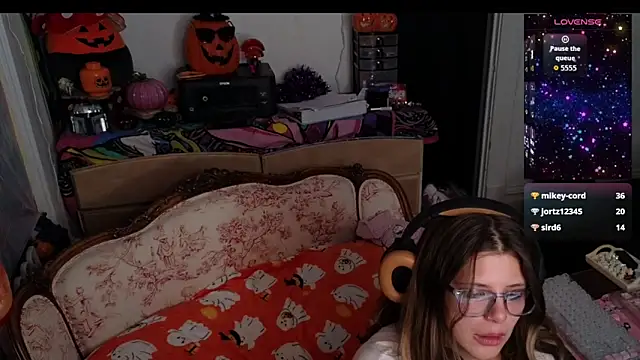 Snapshot of xofrankiefinexo chatting on October 15, 2025, 6:13 am xofrankiefinexo online show from October 15, 2025, 6:13 am