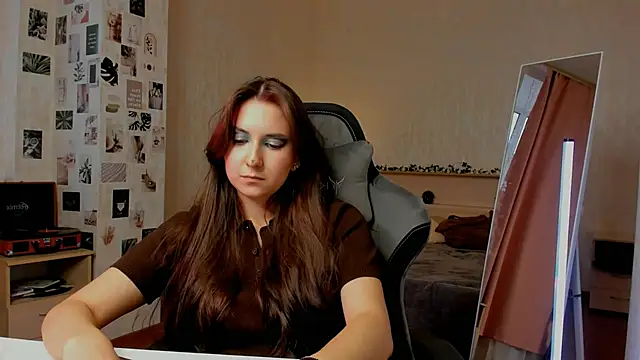 raviolly046 online show from October 10, 2025, 1:10 pm