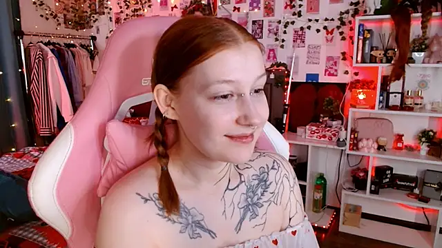 Ayla Hicks online show from December 16, 2025, 8:36 pm