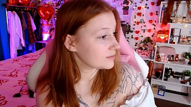 Ayla Hicks online show from February 23, 2026, 2:42 am