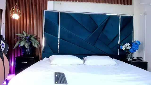 SamanthaElis online show from October 11, 2025, 2:04 pm