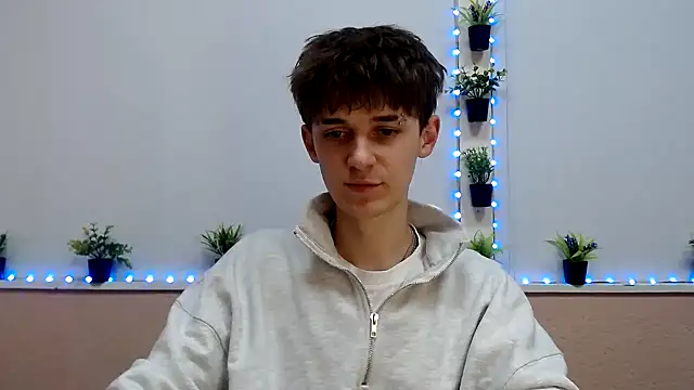 Hoot Dude  online show from November 15, 2025, 3:52 pm