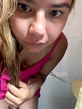 Violettt hot online show from October 6, 2025, 1:41 pm