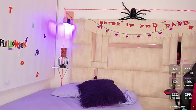 emily  walker online show from October 22, 2025, 1:22 pm