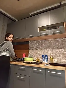 kisette online show from September 30, 2025, 4:34 pm