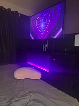 YeahhhitsBreezy online show from January 19, 2026, 3:21 am