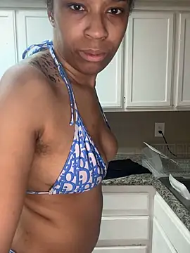 Snapshot of YeahhhitsBreezy chatting on April 15, 2026, 1:12 am YeahhhitsBreezy online show from April 15, 2026, 1:12 am