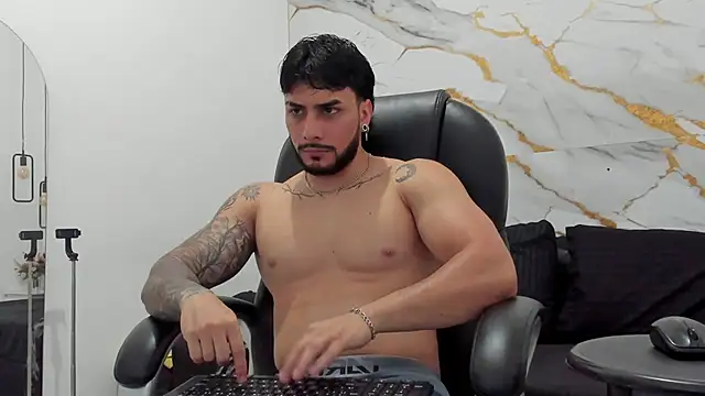 Miike Stone1 online show from November 17, 2025, 1:39 pm