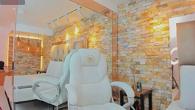 eris novikov online show from October 3, 2025, 12:24 pm