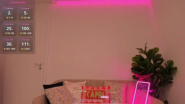 TiaBelle online show from October 6, 2025, 5:21 pm